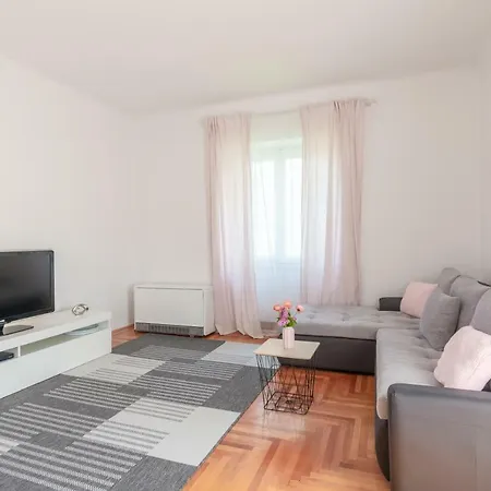 Apartman Rhapsody Apartment *